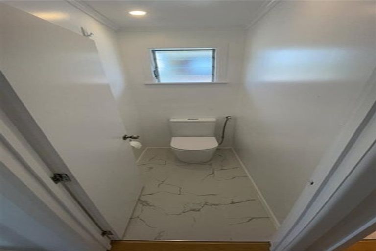 Photo of property in 39 Vera Road, Te Atatu South, Auckland, 0610