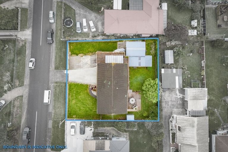 Photo of property in 3 Lowtherhurst Road, Massey, Auckland, 0614