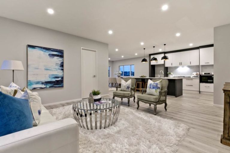 Photo of property in 113 Godfrey Drive, Orewa, 0931