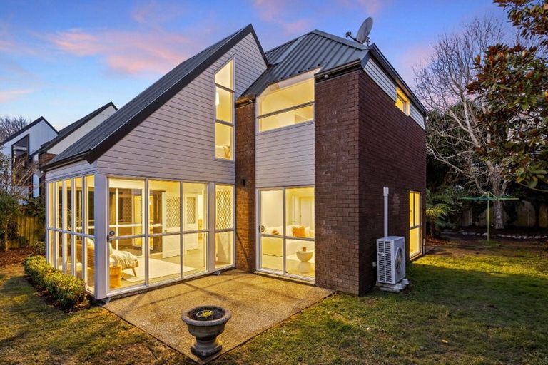 Photo of property in 3/251 Memorial Avenue, Burnside, Christchurch, 8053