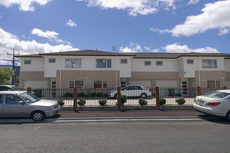 Photo of property in 1u2 June Place, Hamilton East, Hamilton, 3216