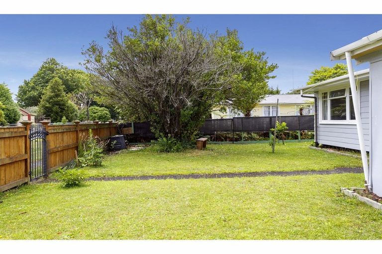 Photo of property in 37 Te Rangitautahanga Road, Turangi, 3334
