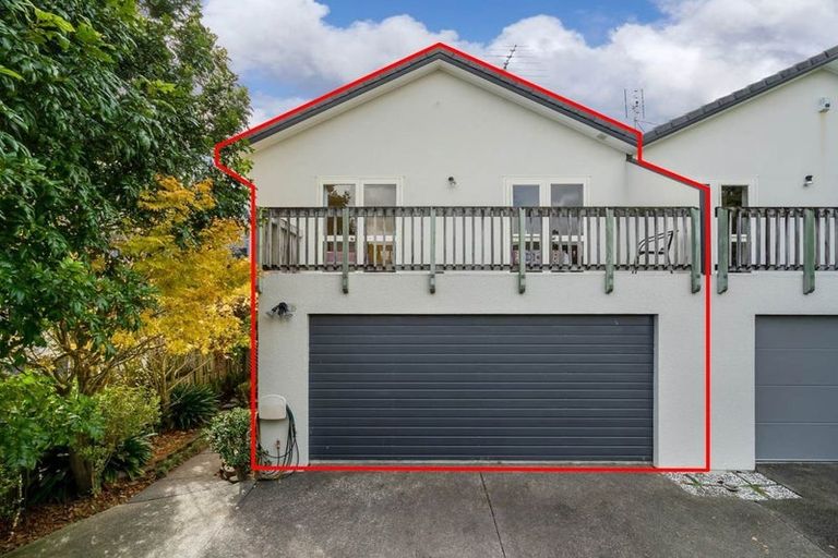 Photo of property in 2/51 Fields Parade, Oteha, Auckland, 0632