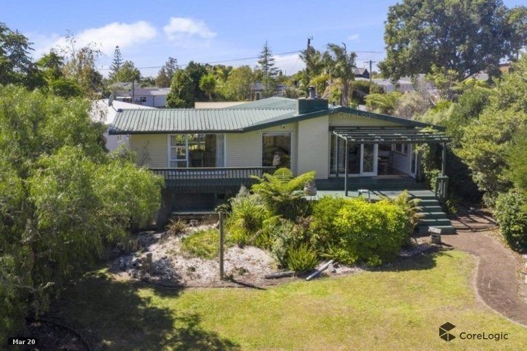 Photo of property in 14 Renata Crescent, Te Atatu Peninsula, Auckland, 0610