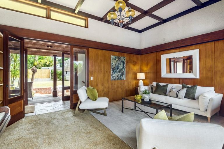 Photo of property in 4 Terrylyn Drive, Hillcrest, Auckland, 0627