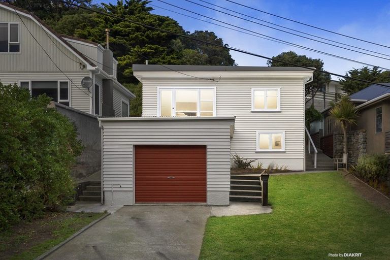 Photo of property in 185 Severn Street, Island Bay, Wellington, 6023