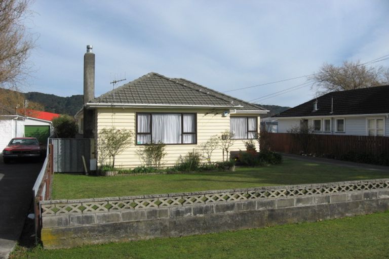 Photo of property in 13 Fitzherbert Road, Wainuiomata, Lower Hutt, 5014