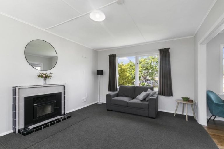 Photo of property in 25 Hinau Grove, Wainuiomata, Lower Hutt, 5014