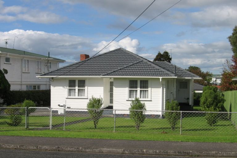 Photo of property in 787 Te Atatu Road, Te Atatu Peninsula, Auckland, 0610