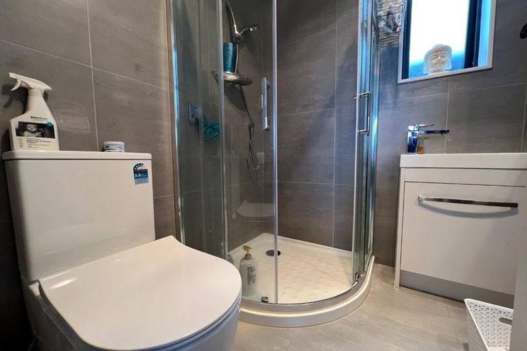 Photo of property in 2 Minhas Road, Papakura, 2110