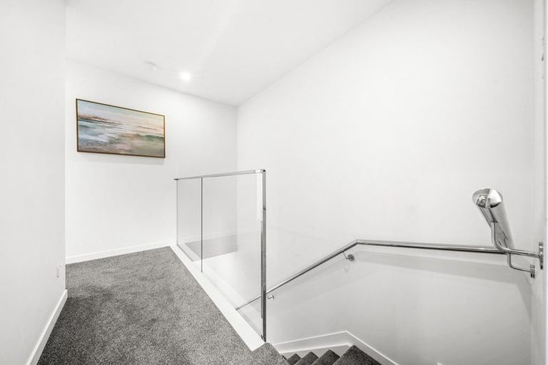Photo of property in 33c Saint Peters Street, Northcote, Auckland, 0627