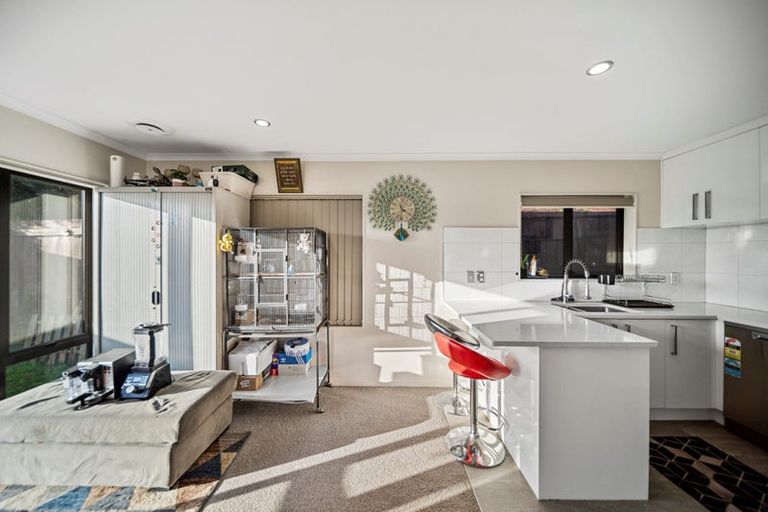 Photo of property in 116e Great South Road, Manurewa, Auckland, 2102