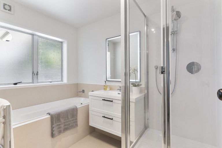 Photo of property in 13 Dunraven Place, Torbay, Auckland, 0630