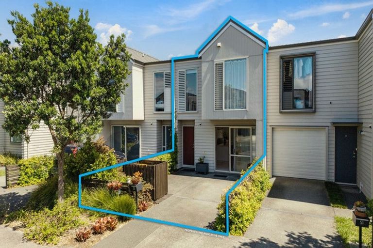 Photo of property in 53 Glidepath Road, Hobsonville, Auckland, 0616