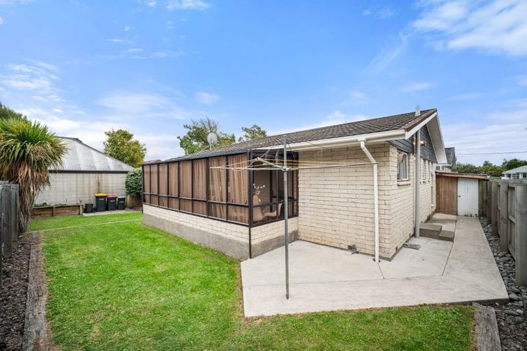 Photo of property in 32 Prestons Road, Redwood, Christchurch, 8051