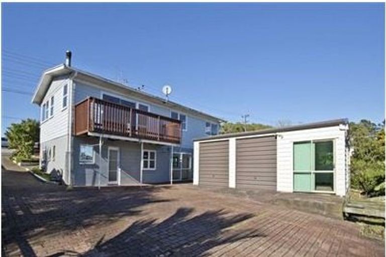 Photo of property in 478 Don Buck Road, Massey, Auckland, 0614