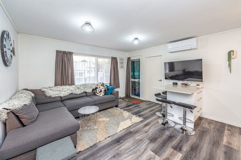 Photo of property in 51 Hussey Street, Waverley, 4510