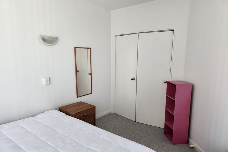 Photo of property in Terrace Tower Apartments, 6b/126 The Terrace, Wellington Central, Wellington, 6011