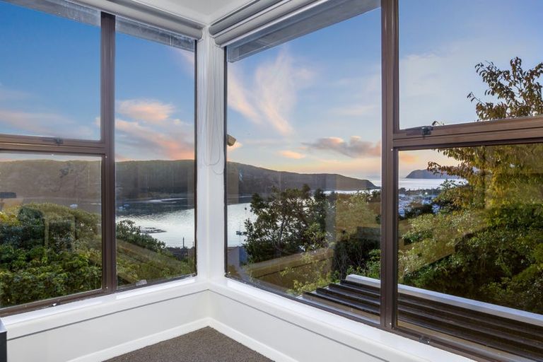 Photo of property in 47 Kiriwai Road, Paremata, Porirua, 5024