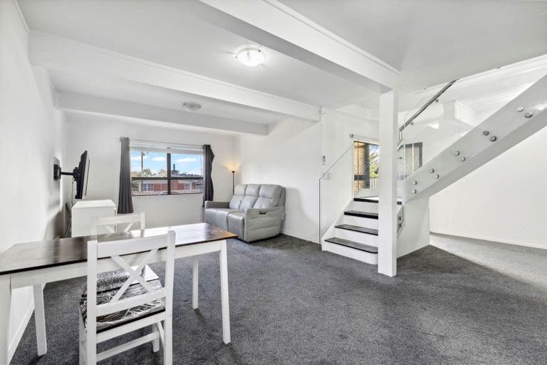 Photo of property in 102 Marne Road, Papakura, 2110