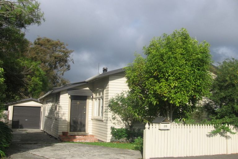 Photo of property in 28 Chelwood Street, Takaro, Palmerston North, 4412