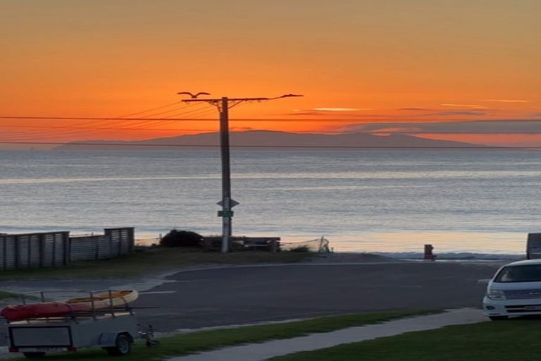 Photo of property in 103 Hinemoa Street, Whangamata, 3620