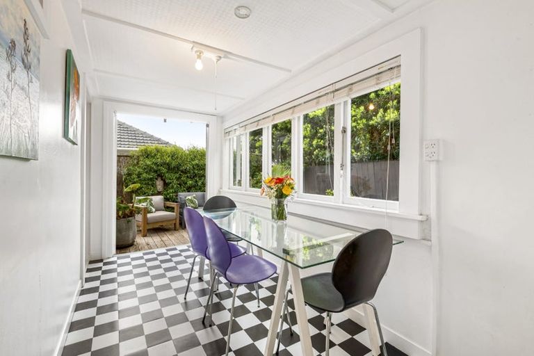 Photo of property in 1c Rutherford Street, Belmont, Auckland, 0622
