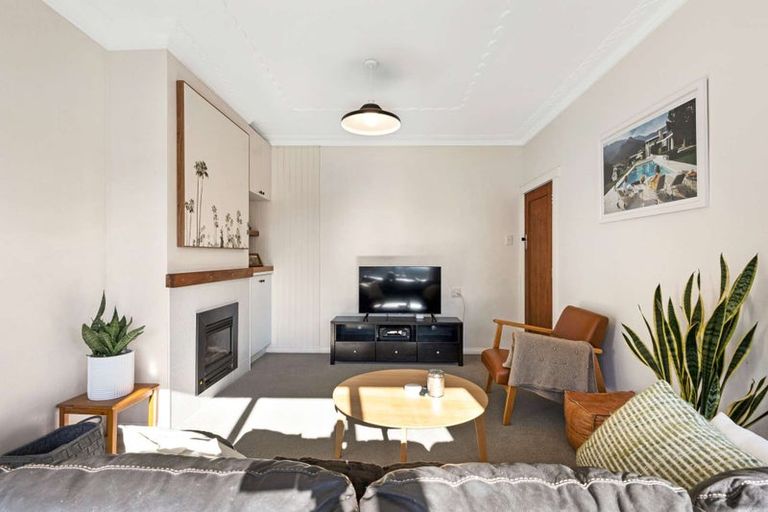 Photo of property in 9 Selwyn Street, Lower Vogeltown, New Plymouth, 4310