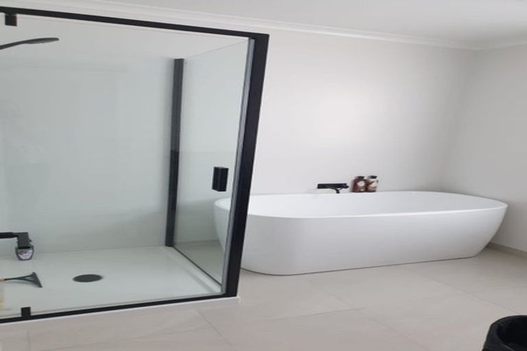 Photo of property in 100 Kupe Drive, Whitianga, 3510