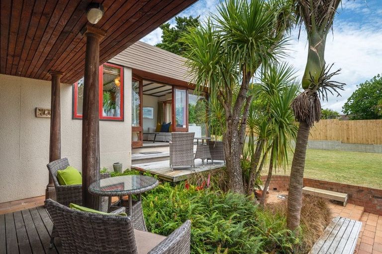 Photo of property in 4 Terrylyn Drive, Hillcrest, Auckland, 0627
