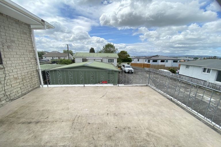 Photo of property in 20 Christmas Road, Manurewa, Auckland, 2102