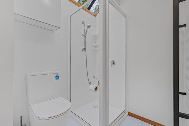 Photo of property in 1/62 Wairoa Road, Narrow Neck, Auckland, 0624