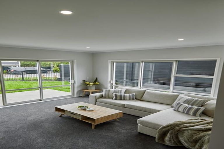 Photo of property in 42 Karepiro Drive, Stanmore Bay, Whangaparaoa, 0932