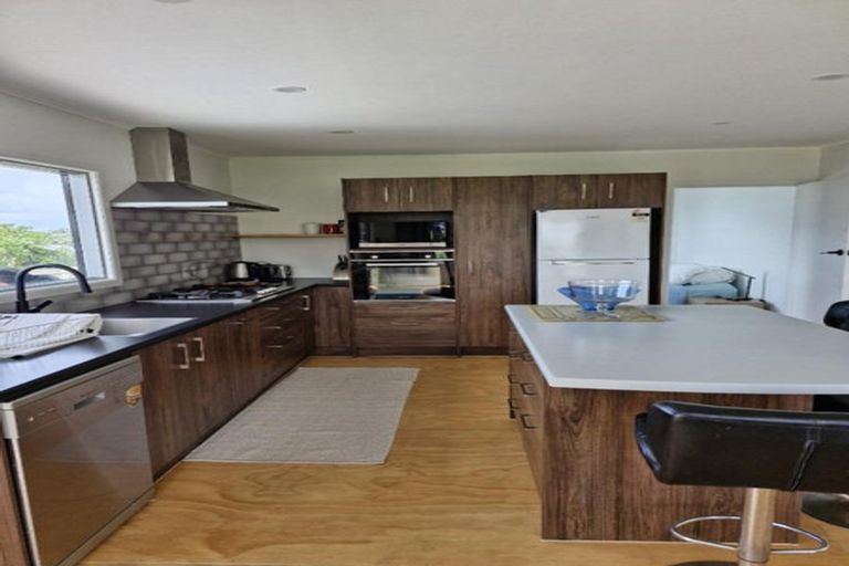 Photo of property in 11a Catherine Crescent, Moturoa, New Plymouth, 4310