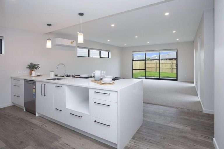 Photo of property in 2 Lussa Close, Broomfield, Christchurch, 8042