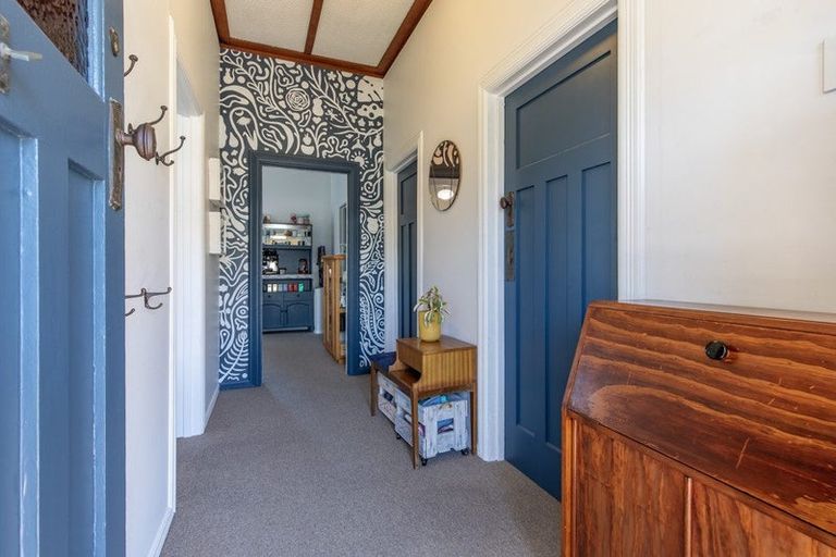 Photo of property in 15 Waverley Street, Waipawa, 4210