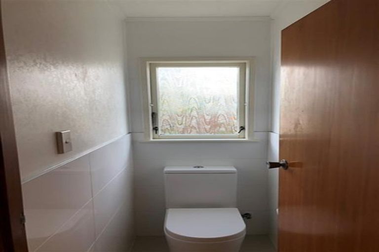 Photo of property in 2/1 Lyren Place, Half Moon Bay, Auckland, 2012