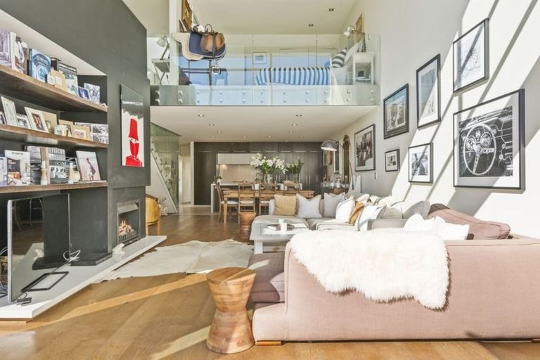 Photo of property in 12 Holly Road, St Albans, Christchurch, 8014