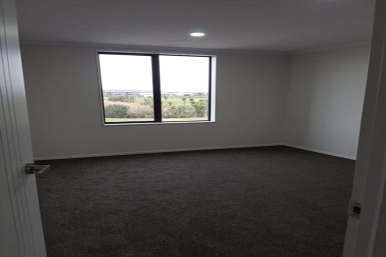 Photo of property in 7 Karokaro Road, Takanini, 2112