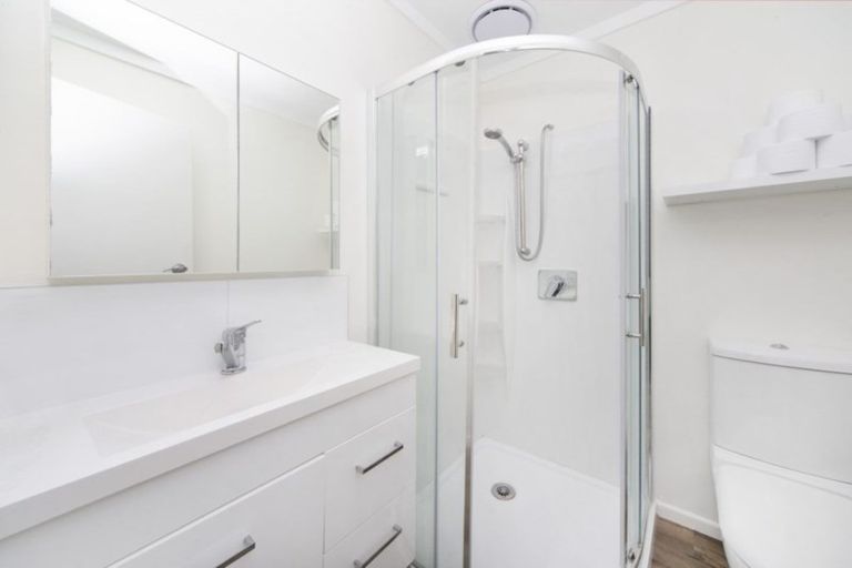 Photo of property in 5 Norfolk Road, Stanmore Bay, Whangaparaoa, 0932