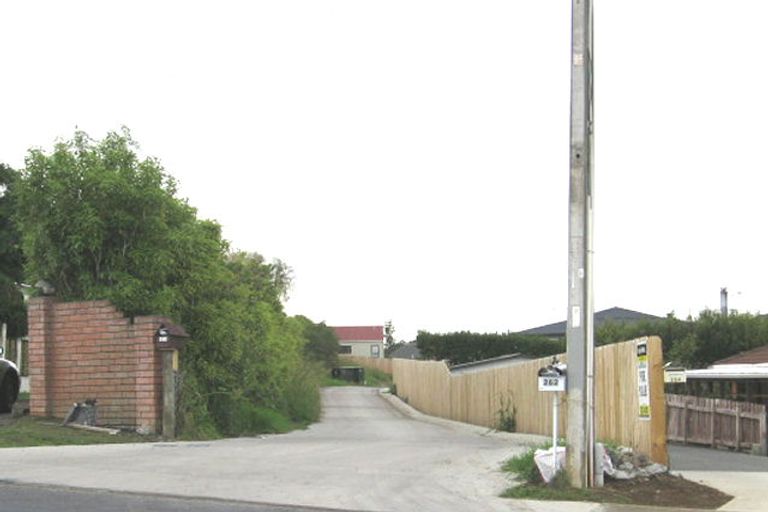 Photo of property in 264 Royal Road, Massey, Auckland, 0614