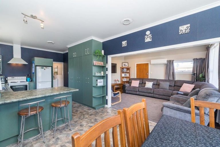 Photo of property in 28 Milton Street, Roslyn, Palmerston North, 4414