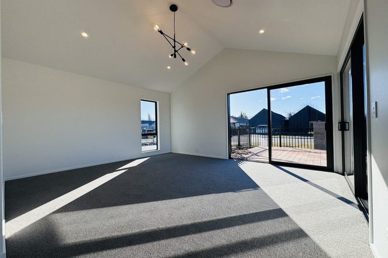 Photo of property in 1 Amberite Place, Harewood, Christchurch, 8051