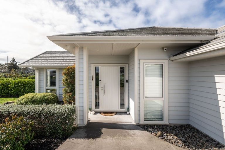 Photo of property in 32 Mike Smith Drive, Cambridge, 3434