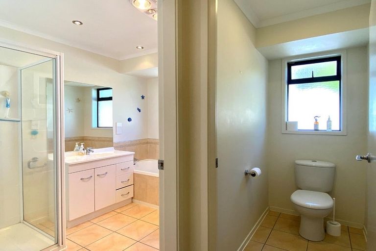 Photo of property in 2 Wouldbank Way, Welcome Bay, Tauranga, 3112