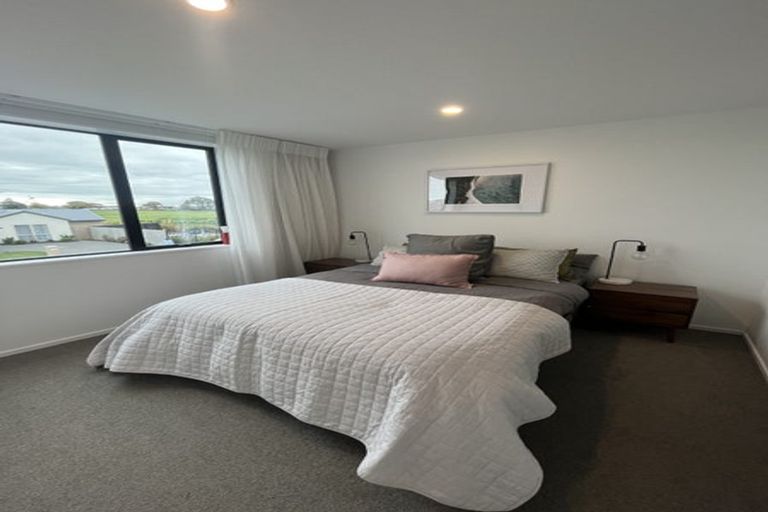 Photo of property in 14 Miromiro Street, Broomfield, Christchurch, 8042