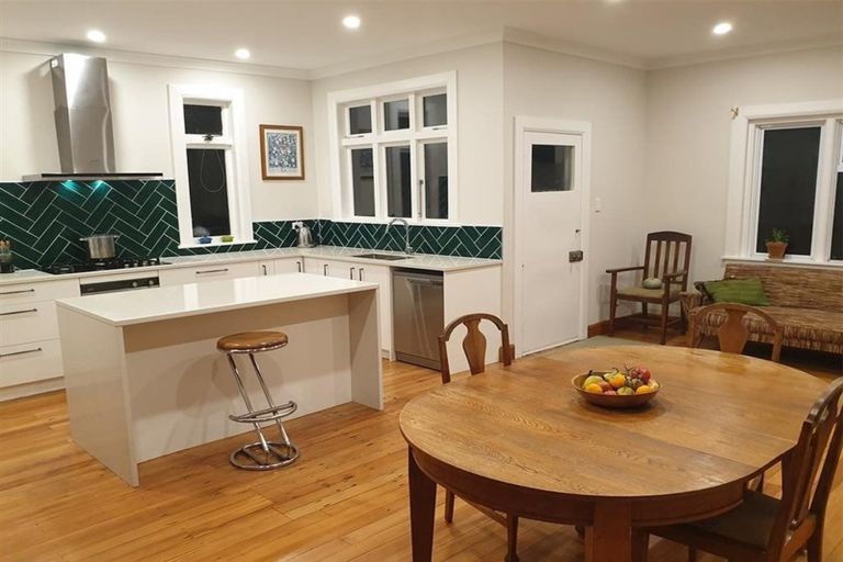 Photo of property in 38 Mills Road, Brooklyn, Wellington, 6021