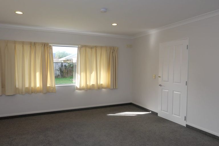 Photo of property in 168 Guildford Drive, Paraparaumu Beach, Paraparaumu, 5032