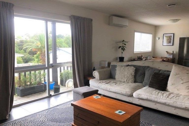 Photo of property in 94 Moire Road, Massey, Auckland, 0614
