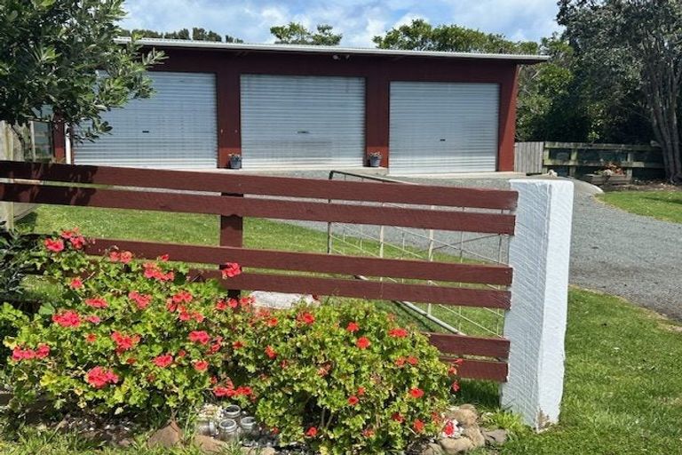 Photo of property in 286 Rehutai Road, Baylys Beach, Dargaville, 0377